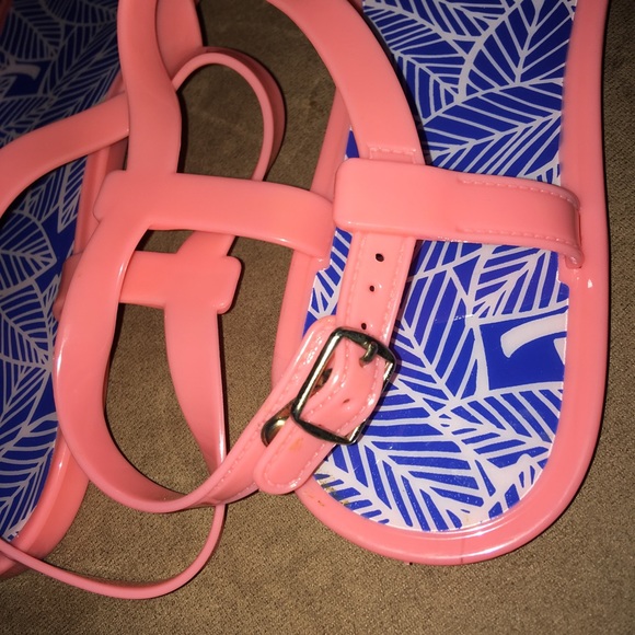 clearance! Banana Leaf Jelly Sandals - Picture 3 of 5